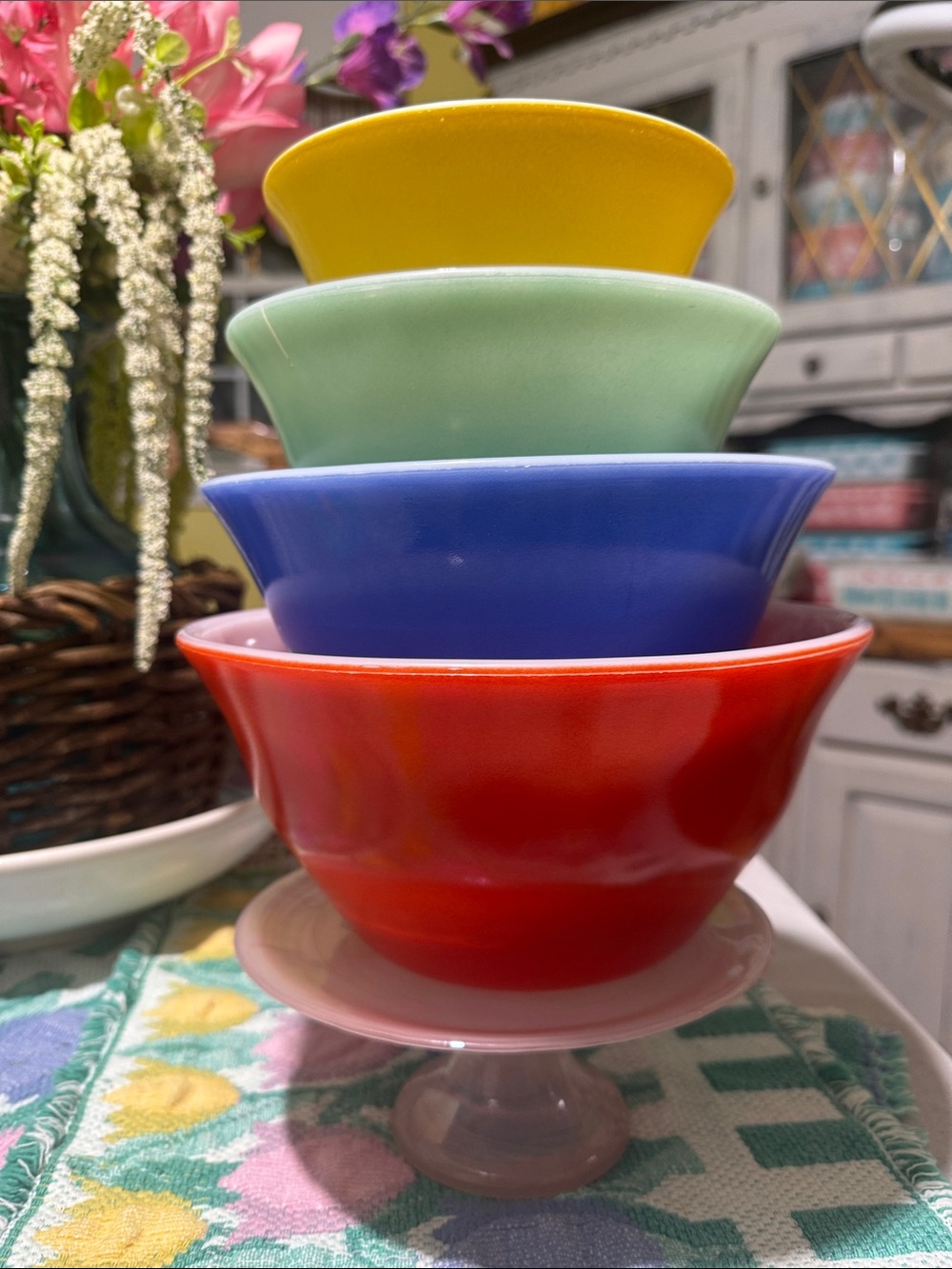 Rare HTF McKee primary mixing bowl set